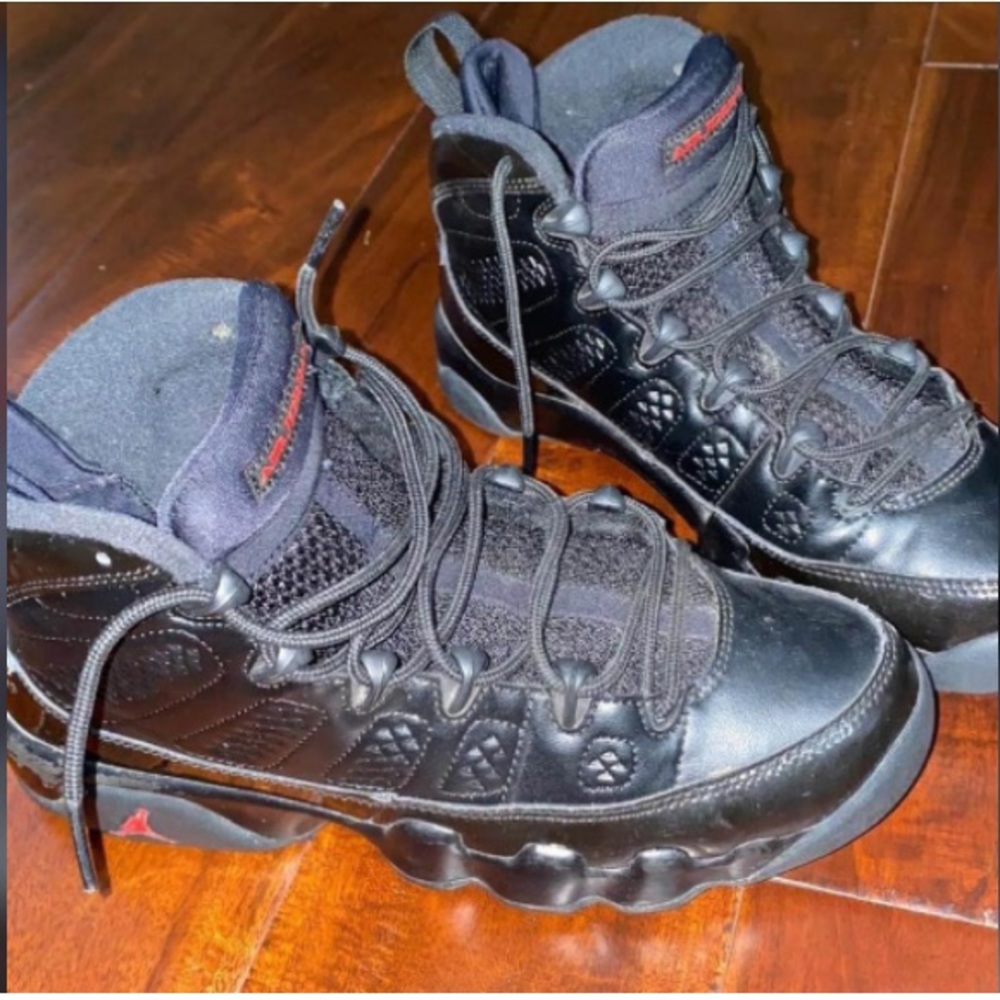 Jordan 9’s size 6 Black and Red